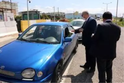 Pazarcık Belediyesi, vatandaşlara maske dağıttı Pazarcık Belediyesi, vatandaşlara maske dağıttı