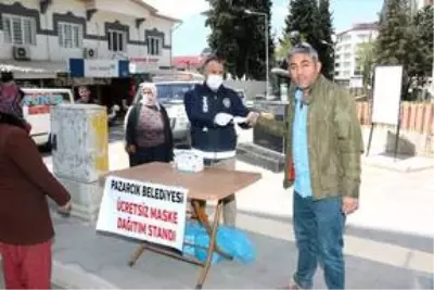 Pazarcık Belediyesi, vatandaşlara maske dağıttı Pazarcık Belediyesi, vatandaşlara maske dağıttı
