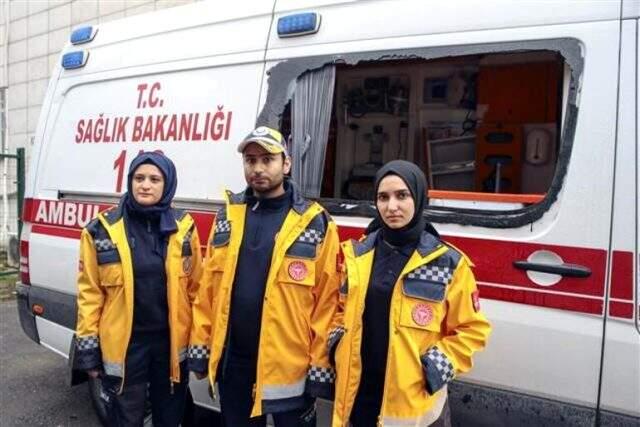 Pendik'te ambulansa saldıranlara 11,5 yıla kadar hapis istendi Pendik'te ambulansa saldıranlara 11,5 yıla kadar hapis istendi