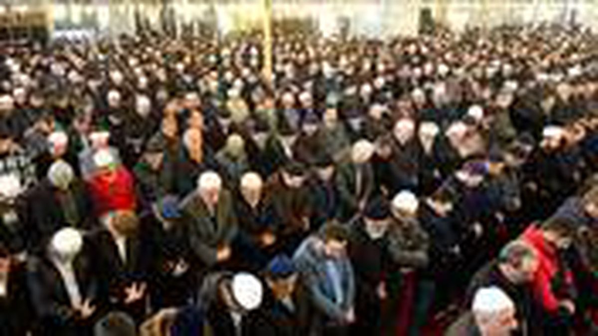 Son Dakika: Diyanet'ten teravih namazı açıklaması: Evde ailenizle kılabilirsiniz