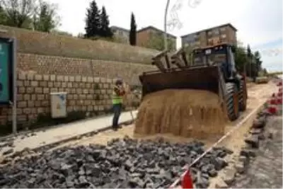 Tarihi Birinci Caddede yenileme çalışmaları başladı Tarihi Birinci Caddede yenileme çalışmaları başladı