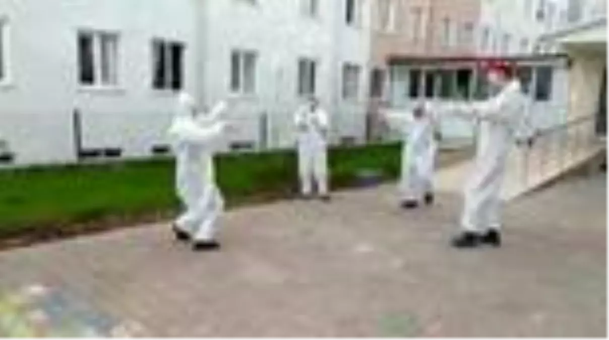 TOKAT Yurtta karantinada bulunan misafirlere müzik ziyafeti