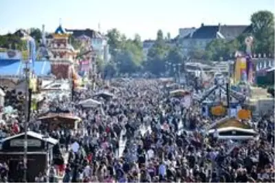 Almanlar korona yüzünden bira festivalinden vazgeçti Almanlar korona yüzünden bira festivalinden vazgeçti