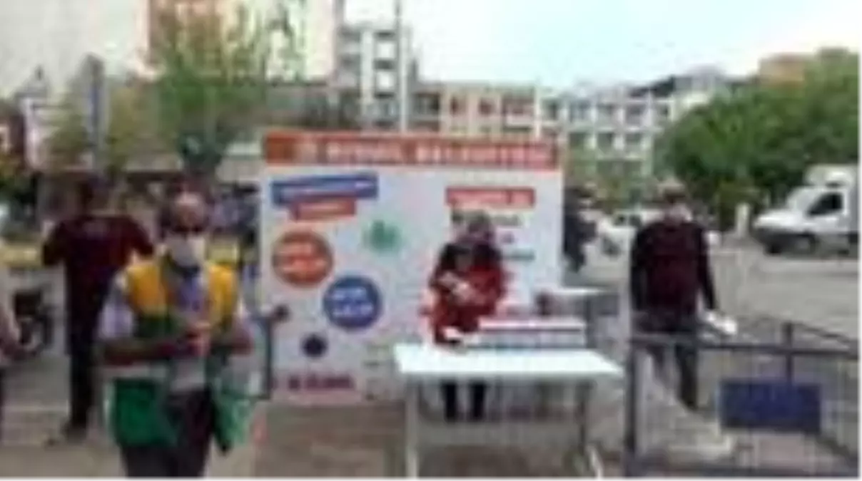 Bismil Belediyesi, her gün 10 bin maskeyi ücretsiz dağıtıyor
