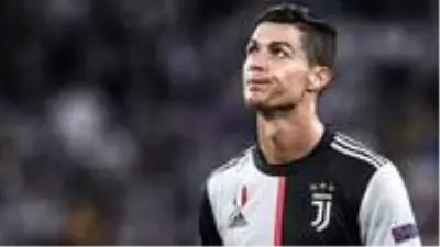 Cristiano Ronaldo, koronavirüs tedbirlerini hiçe sayarak ailesiyle yeğeninin doğum günü partisine katıldı Cristiano Ronaldo, koronavirüs tedbirlerini hiçe sayarak ailesiyle yeğeninin doğum günü partisine katıldı
