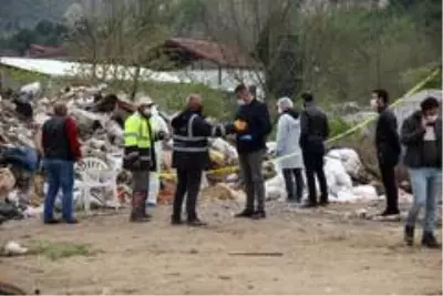 Kocaeli'de hafriyat döküm alanında çuval içerisinde çürümüş ceset bulundu Kocaeli'de hafriyat döküm alanında çuval içerisinde çürümüş ceset bulundu