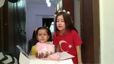 Polis amcalarından Belinay ve Beril'e doğum günü sürprizi