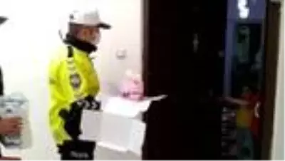Polis amcalarından Belinay ve Beril’e doğum günü sürprizi