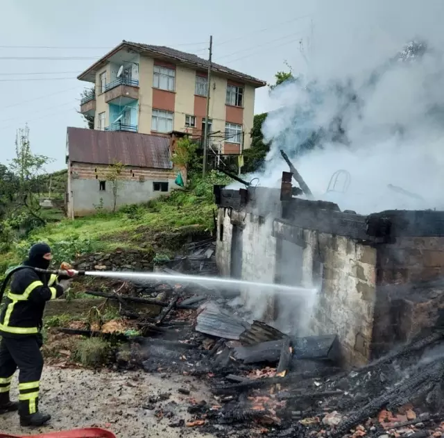 Rize�de ev ve serender yangını korkuttu Haberler