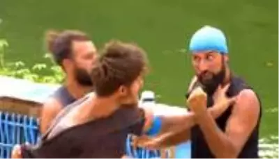 Survivor'da kavga eden Yasin ve Barış oyundan ihraç edildi.
