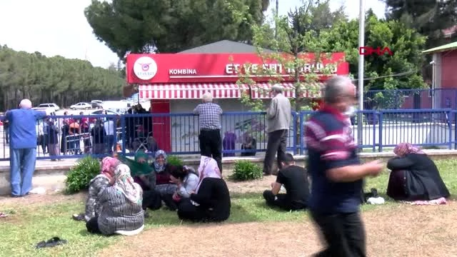 Adana'da Et ve Süt Kurumu önünde yoğunluk Haberler