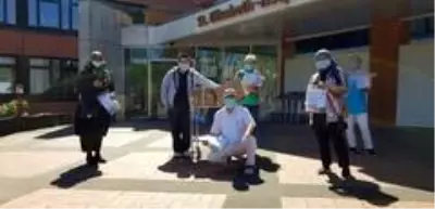 Almanya'daki Karabüklü gurbetçiler sağlıkçılar için maske dikti Almanya'daki Karabüklü gurbetçiler sağlıkçılar için maske dikti