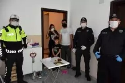 Marmaris polisinden gelecekteki meslektaşları için sürpriz pasta Marmaris polisinden gelecekteki meslektaşları için sürpriz pasta