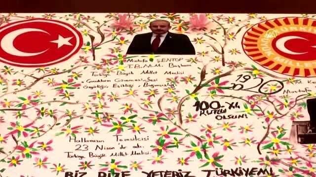 Minik öğrenciden TBMM Başkanı Şentop'a 23 Nisan hediyesi Minik öğrenciden TBMM Başkanı Şentop'a 23 Nisan hediyesi