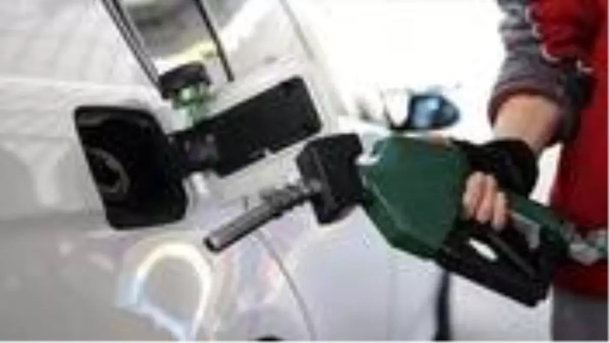 Son dakika: Benzine 31, motorine 41 kuruş indirim gelecek