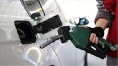 Son dakika: Benzine 31, motorine 41 kuruş indirim gelecek.