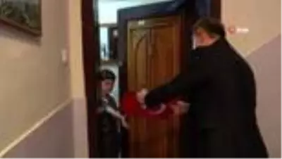 23 Nisan'da 23 mahalle, 23 sokakta çocuklara uçan balon ve bayrak sürprizi