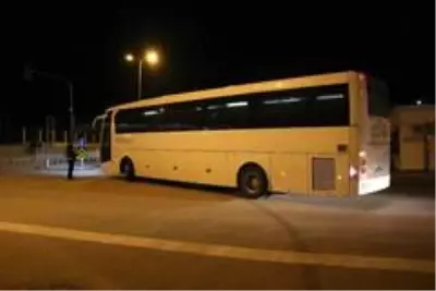 Almanya'dan getirilen 279 Türk vatandaşı ile 50 Alman uyruklu yolcu karantinaya alındı Almanya'dan getirilen 279 Türk vatandaşı ile 50 Alman uyruklu yolcu karantinaya alındı