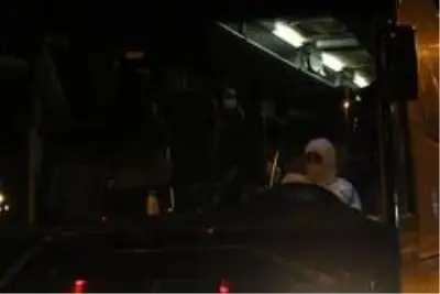 Almanya'dan getirilen 279 Türk vatandaşı ile 50 Alman uyruklu yolcu karantinaya alındı Almanya'dan getirilen 279 Türk vatandaşı ile 50 Alman uyruklu yolcu karantinaya alındı