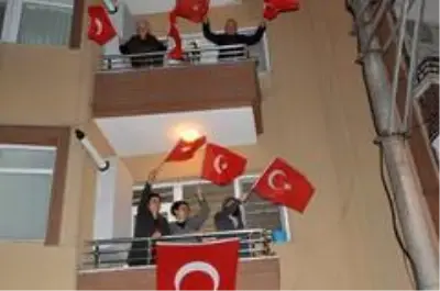 Bafra'da güvenlik güçlerinden 23 Nisan konvoyu Bafra'da güvenlik güçlerinden 23 Nisan konvoyu