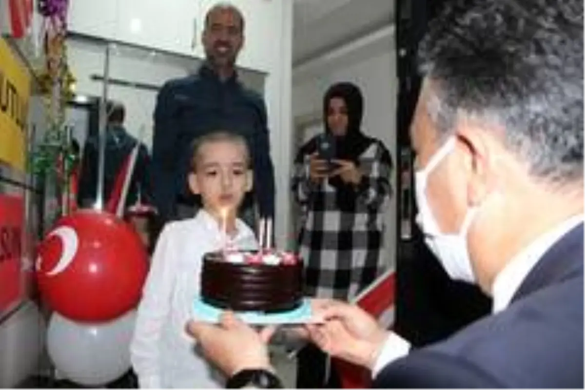 Bingöl'de 23 çocuğa doğum günü sürprizi