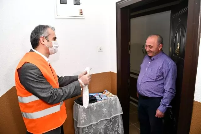 Çayırova�da 4 günde 140 bin maske dağıtılacak Haberler