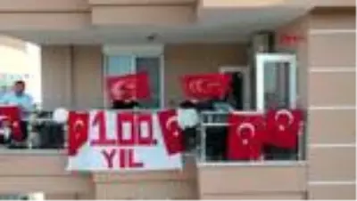 Çocuklarına bayramı apartmanda yaşattılar Çocuklarına bayramı apartmanda yaşattılar