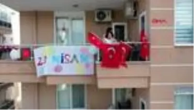 Çocuklarına bayramı apartmanda yaşattılar Çocuklarına bayramı apartmanda yaşattılar