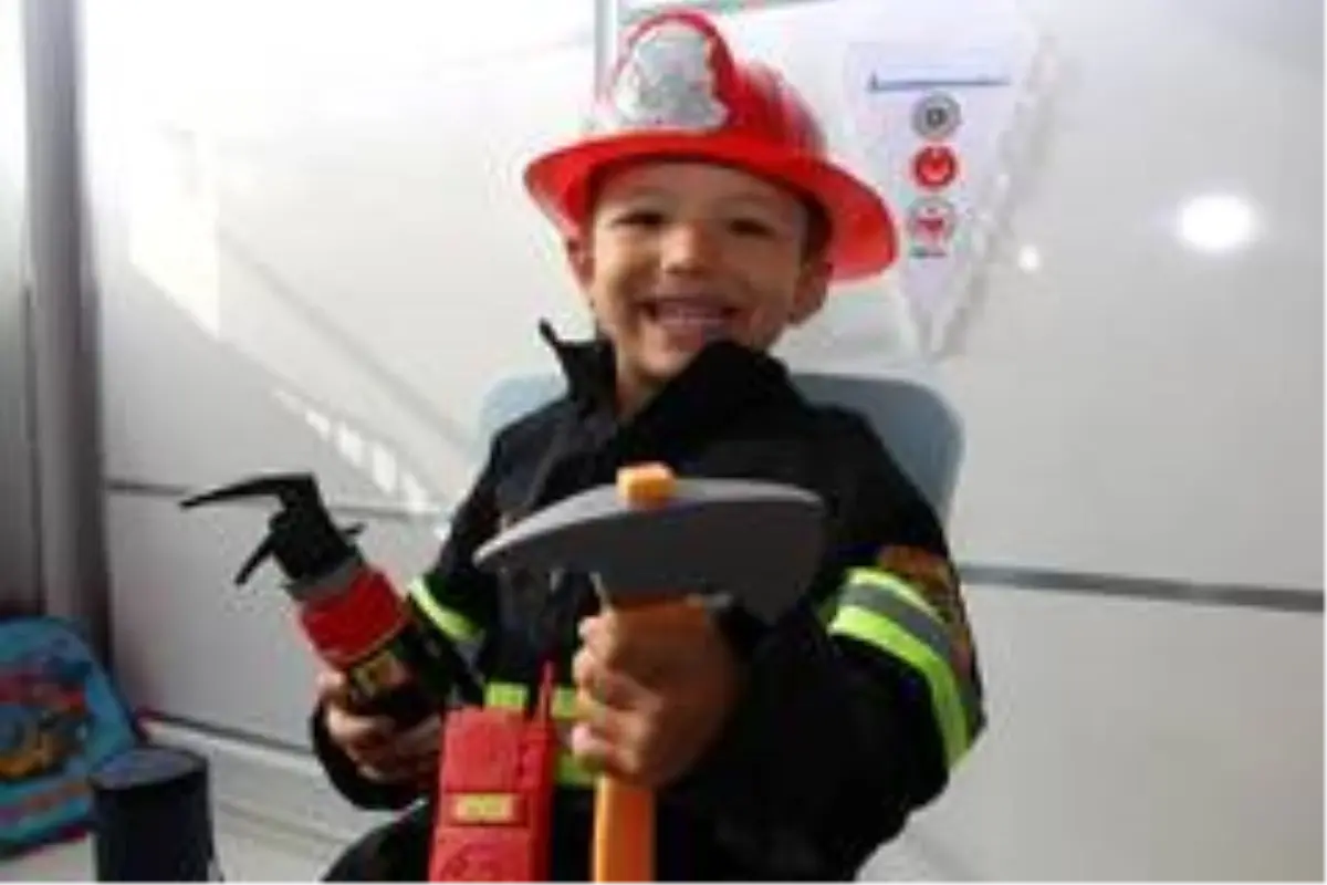 İtfaiyeci olmayı hedefleyen miniği sevindiren ziyaret