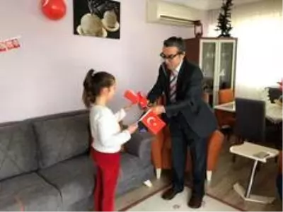 Kaymakam Yücel minik öğrencileri evlerinde ziyaret etti Kaymakam Yücel minik öğrencileri evlerinde ziyaret etti