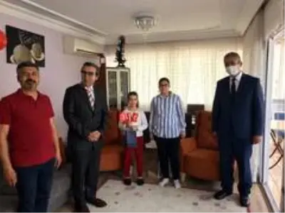 Kaymakam Yücel minik öğrencileri evlerinde ziyaret etti Kaymakam Yücel minik öğrencileri evlerinde ziyaret etti