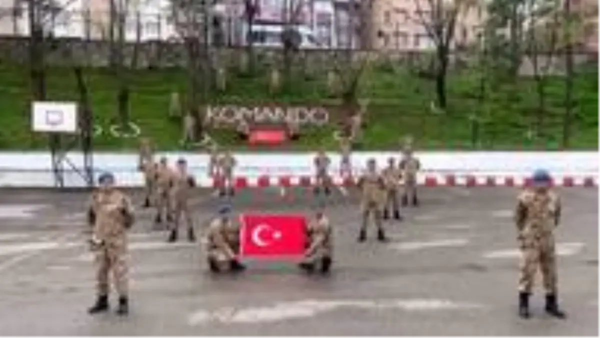 Komandolar 23 Nisan'ı böyle kutladı