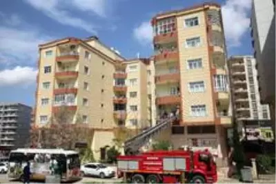 Mardin'de 23 Nisan doğumlu çocuklara sürpriz kutlama Mardin'de 23 Nisan doğumlu çocuklara sürpriz kutlama