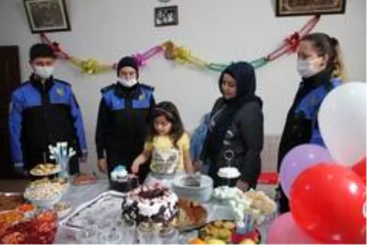Midyat polisinden 2 çocuğa doğum günü sürprizi