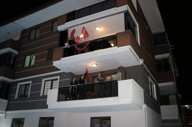 Milyonlar hep bir ağızdan İstiklâl Marşımızı söyledi! İşte il il tüm kutlamalar