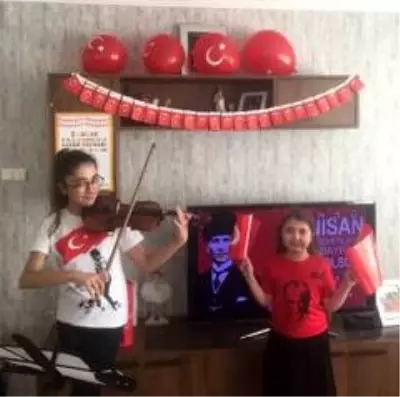 Minik GKV'liler evlerini balkonlarını bayram yerine çevirdi Minik GKV'liler evlerini balkonlarını bayram yerine çevirdi