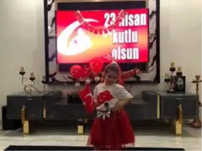 Minik GKV'liler evlerini balkonlarını bayram yerine çevirdi Minik GKV'liler evlerini balkonlarını bayram yerine çevirdi
