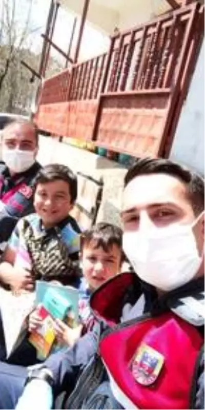 Mudurnu'da jandarmadan şehit ailelerine 23 Nisan sürprizi