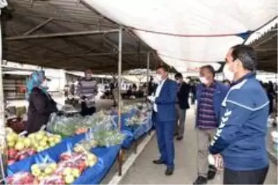 Pazarlarda korona virüs tedbirleri en üst seviyeye çıkarıldı Pazarlarda korona virüs tedbirleri en üst seviyeye çıkarıldı