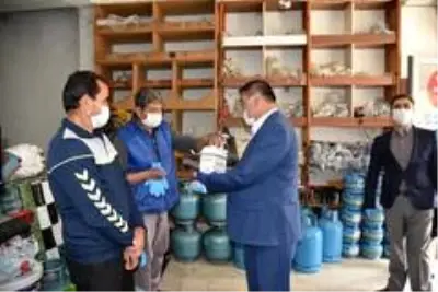 Pazarlarda korona virüs tedbirleri en üst seviyeye çıkarıldı Pazarlarda korona virüs tedbirleri en üst seviyeye çıkarıldı