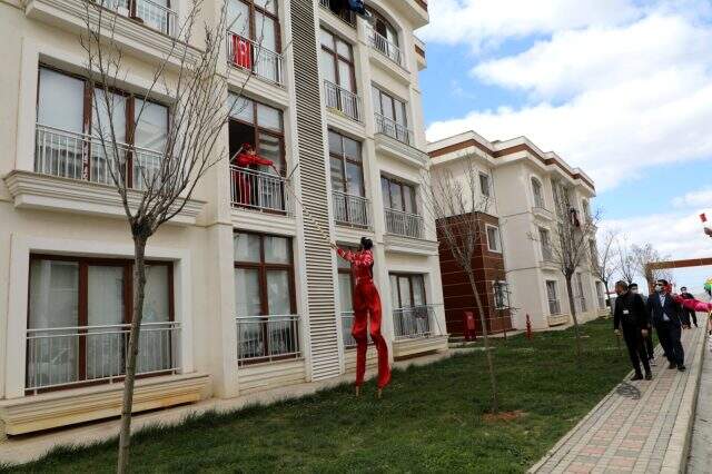 Unutulmaya yüz tutmuş tahta bacaklar, Dilovası'nda çocuklara unutulmaz bir gün yaşattı