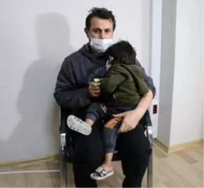 Sunar, Palandökenli çocukların 23Nisan coşkusunu paylaştı Sunar, Palandökenli çocukların 23Nisan coşkusunu paylaştı