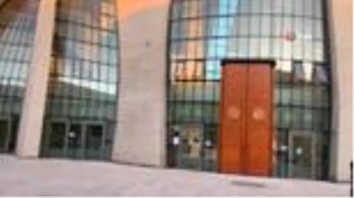 Almanya'da Müslümanlar Ramazan ayının ilk iftarını evlerinde açtı