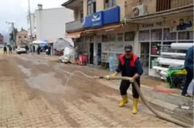 23 Nisan sabahına süprizle uyandılar 23 Nisan sabahına süprizle uyandılar