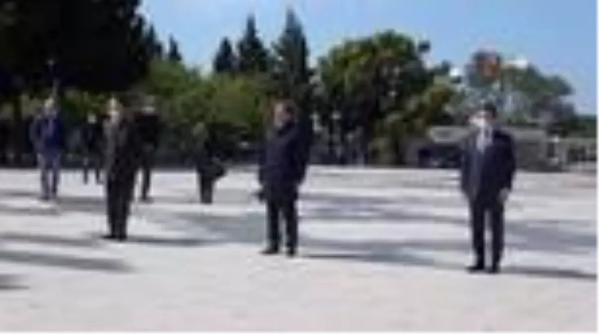 Çanakkale Kara Savaşları'nın 105. yıl dönümünde sade tören