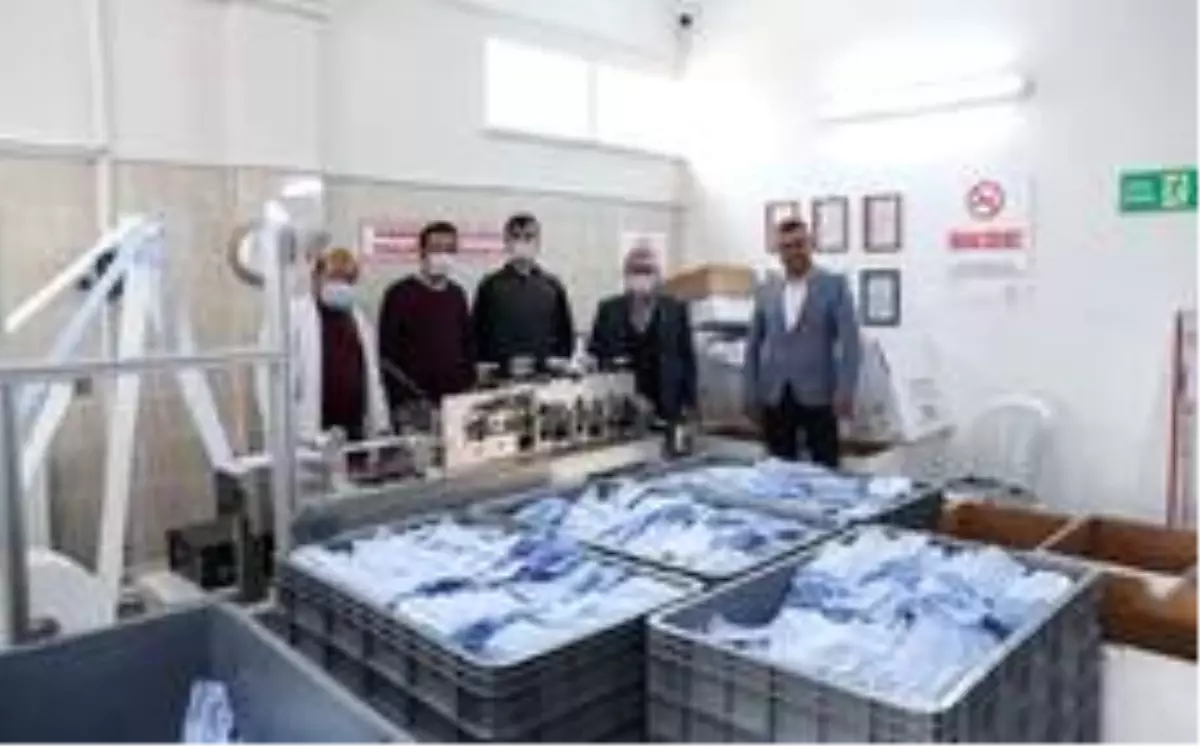 Orhaneli'de bütün çocuklar sabah balonlarla ve hediyelerle uyandı