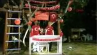 İzmir'de 23 Nisan coşkusunu müzik gösterisiyle doyasıya yaşadılar