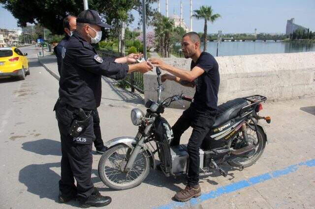 Kısıtlamayı ihlal ederek ATM'den çektiği parayı kaybetti