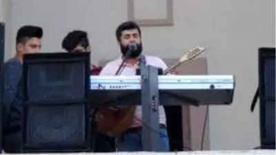 Kuzey Mekedonyalı çocuklar 23 Nisan'ı İstiklal Marşı'nı okuyarak kutladı Kuzey Mekedonyalı çocuklar 23 Nisan'ı İstiklal Marşı'nı okuyarak kutladı