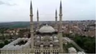 Vakıf camilerinde 'kandiller' bu yıl sağlık için yanıyor Vakıf camilerinde 'kandiller' bu yıl sağlık için yanıyor